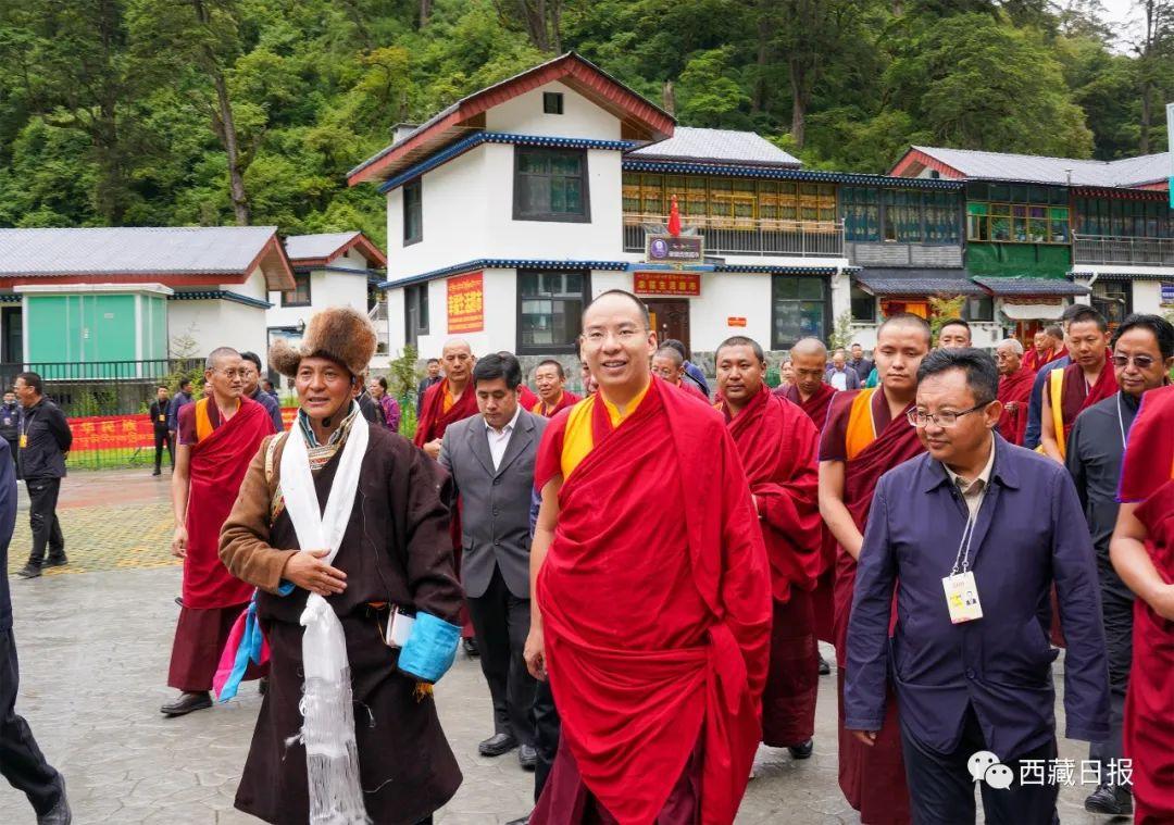 德庆村新领导引领下的繁荣篇章